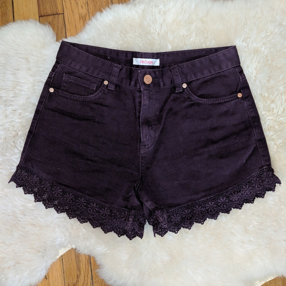 Lace-detail shorts